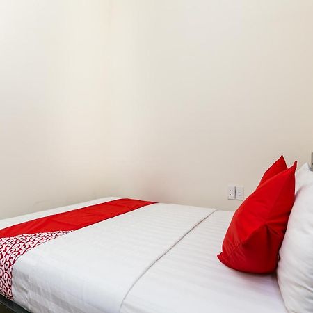 Oyo 438 Small Bay Hotel TP. Hồ Chí Minh Ngoại thất bức ảnh
