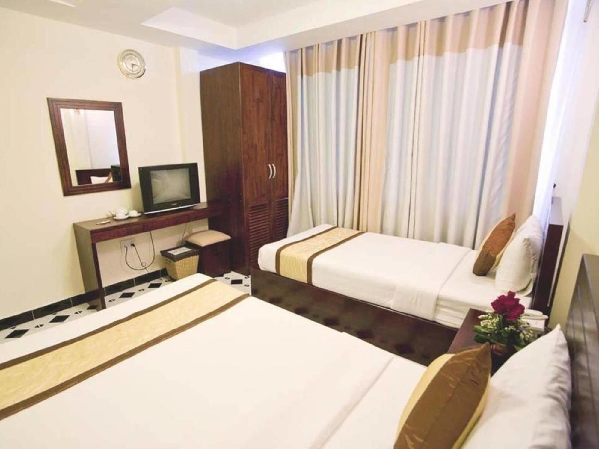 Oyo 438 Small Bay Hotel TP. Hồ Chí Minh Ngoại thất bức ảnh