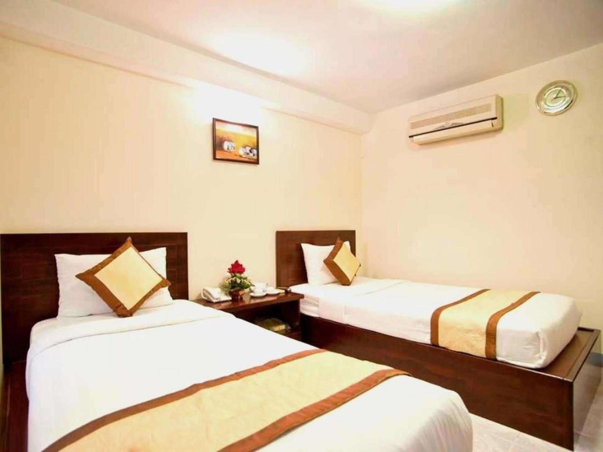 Oyo 438 Small Bay Hotel TP. Hồ Chí Minh Ngoại thất bức ảnh