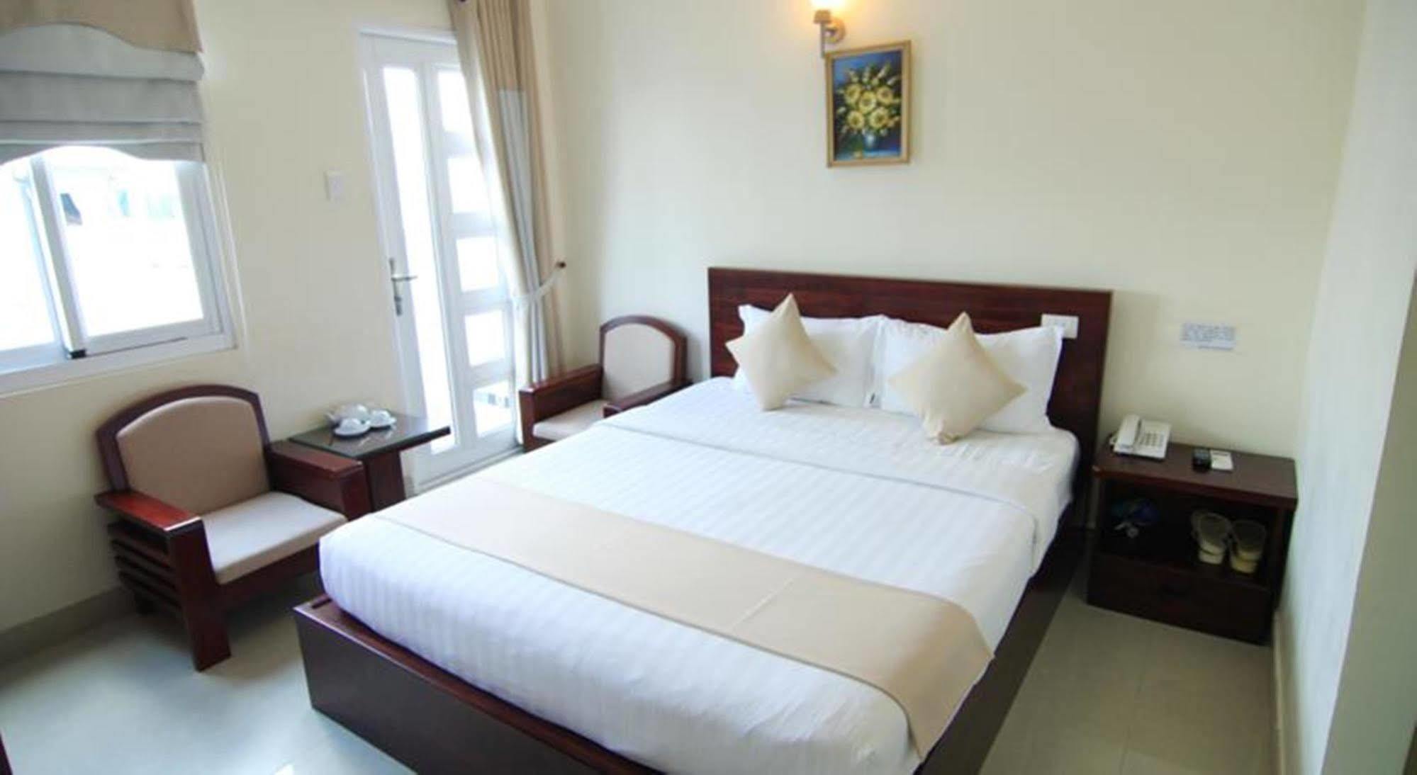 Oyo 438 Small Bay Hotel TP. Hồ Chí Minh Ngoại thất bức ảnh